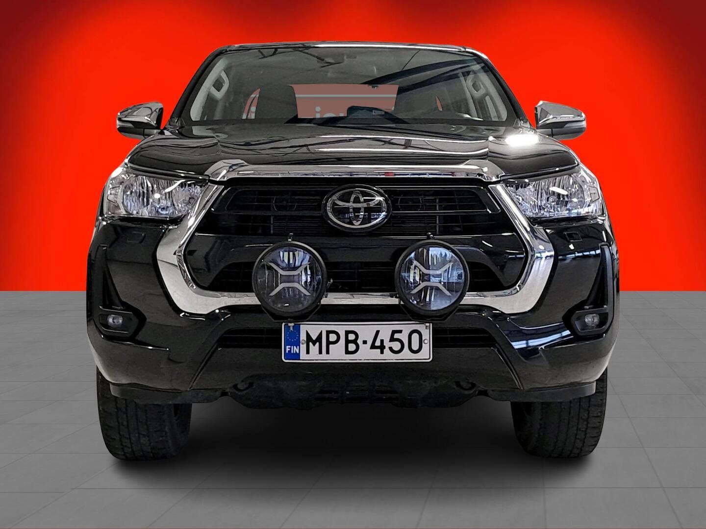 TOYOTA Hilux 2025