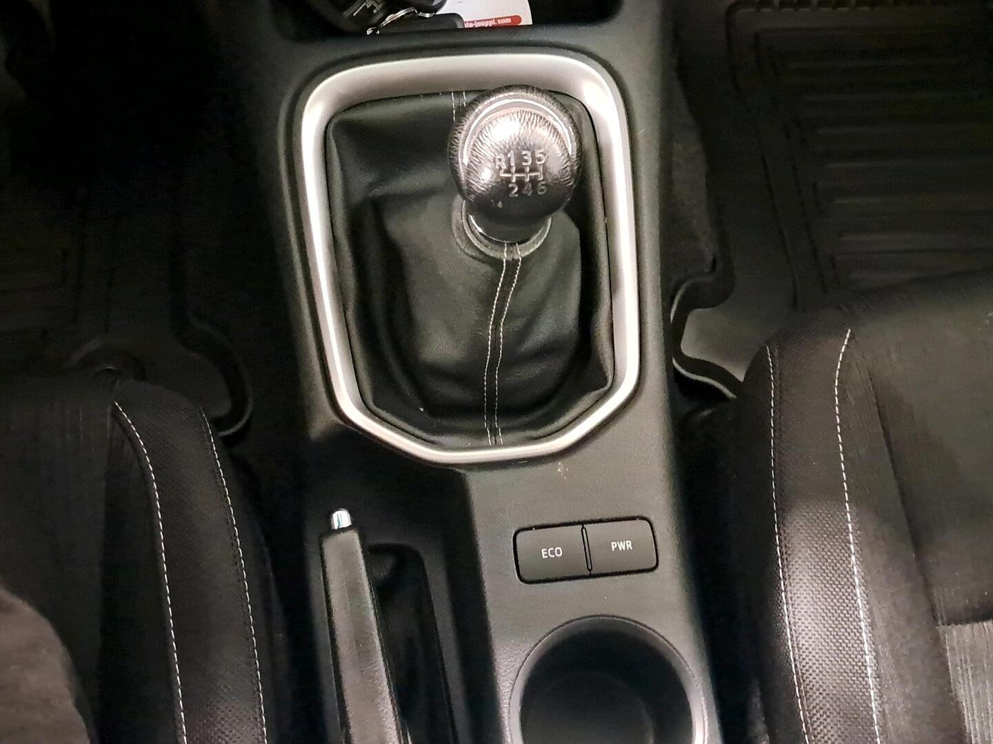 TOYOTA Hilux 2025