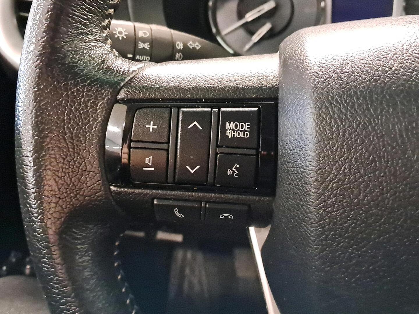 TOYOTA Hilux 2025