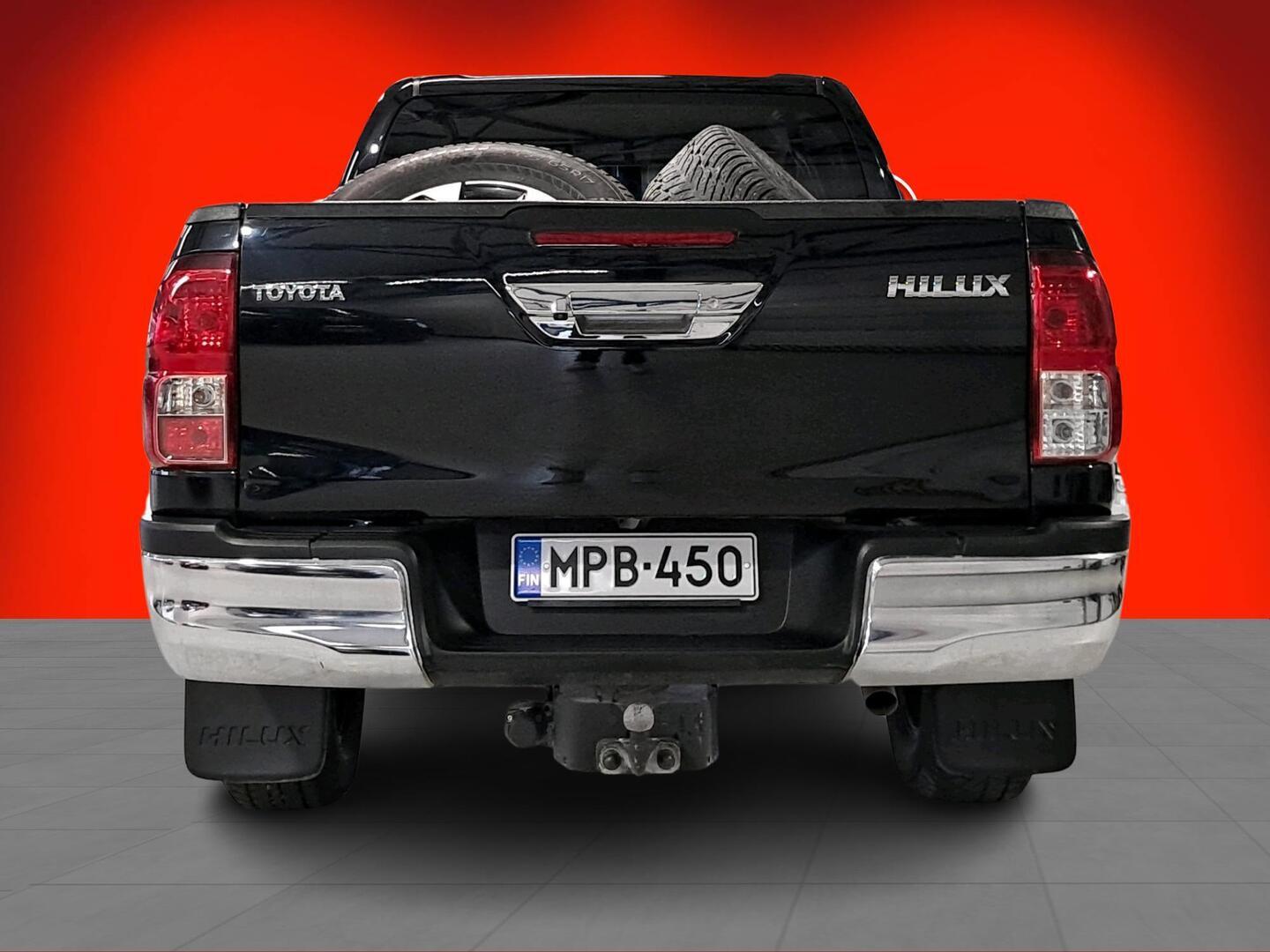 TOYOTA Hilux 2025