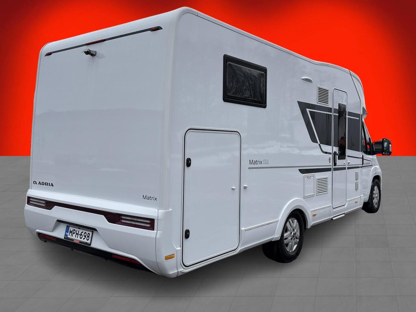 ADRIA MATRIX 670 SL 2023