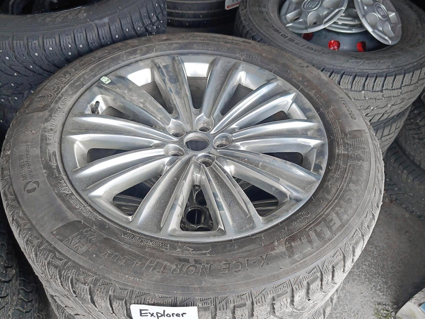 FORD Explorer 2021