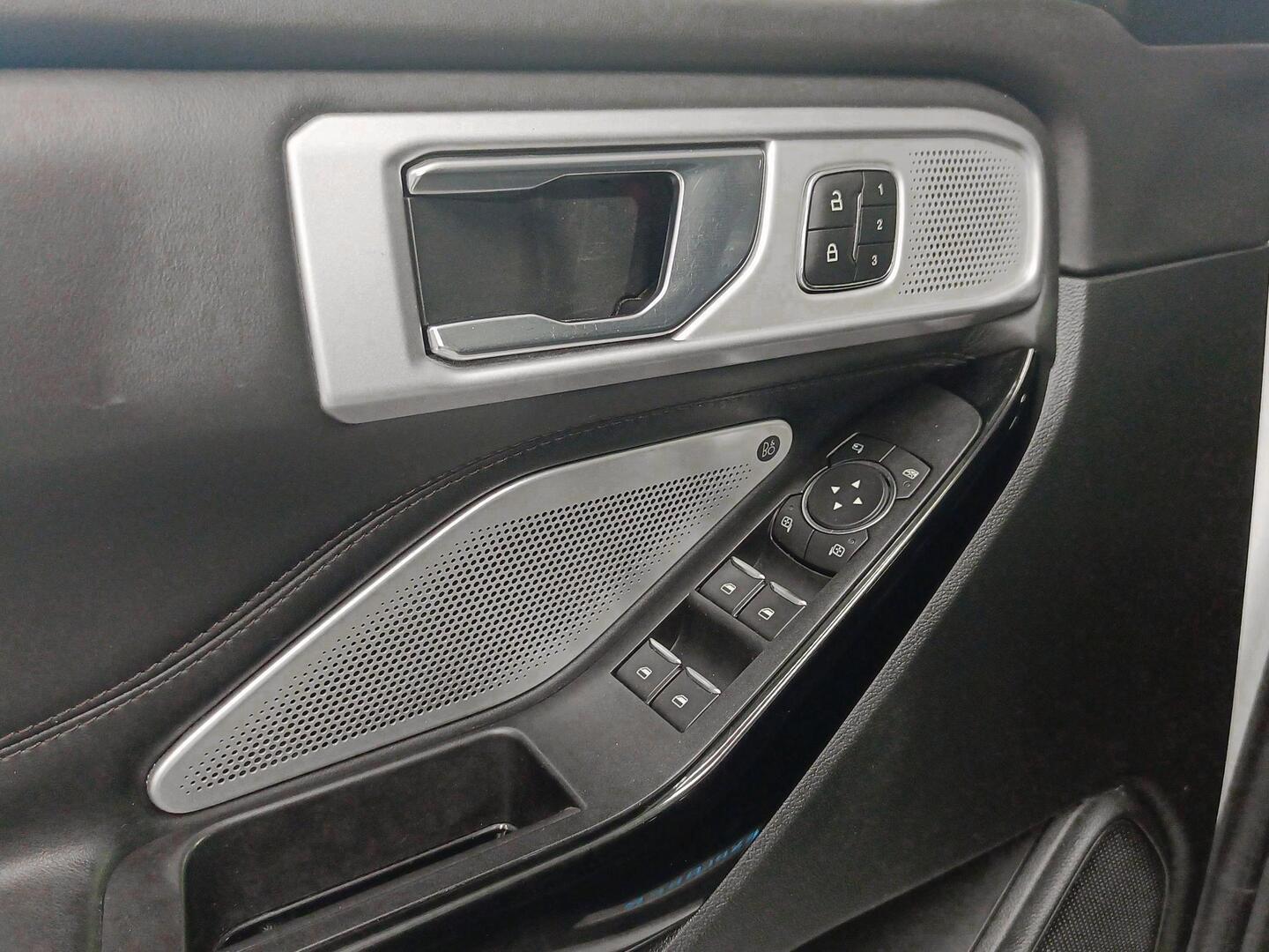 FORD Explorer 2021