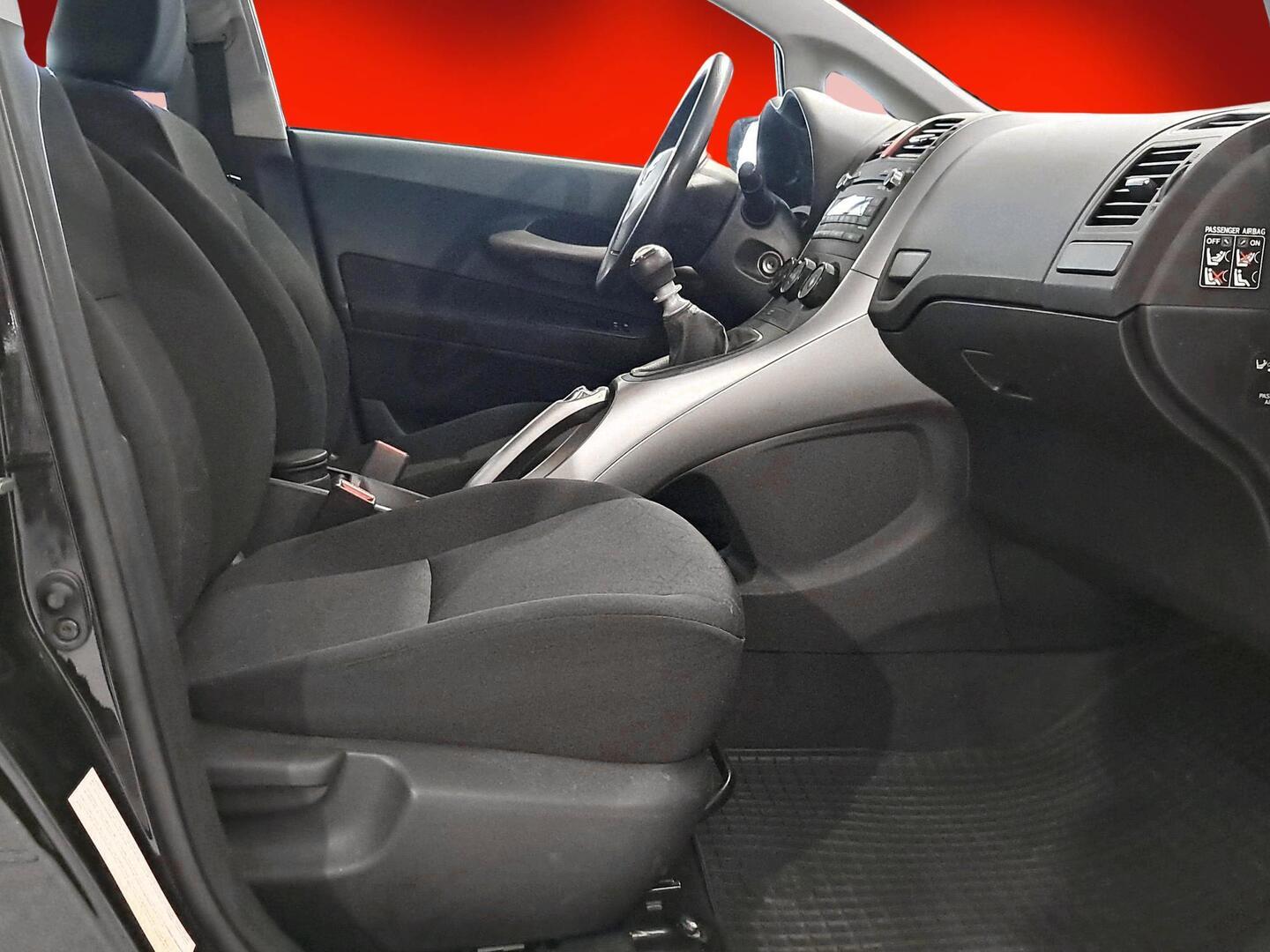TOYOTA Auris 2010