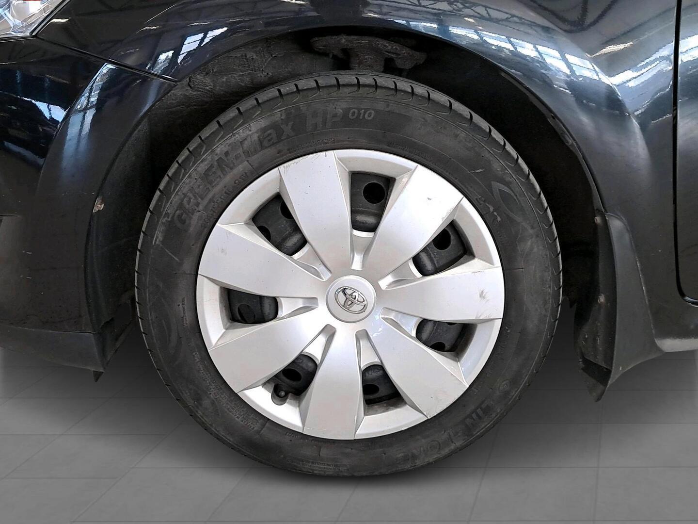 TOYOTA Auris 2010