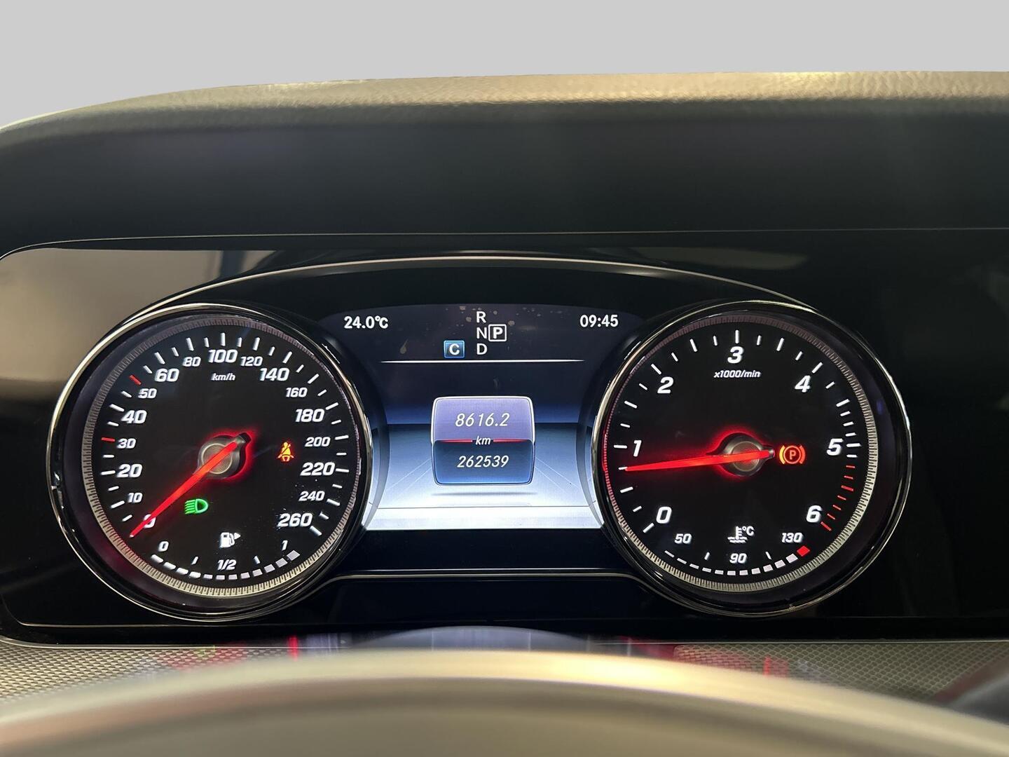 MERCEDES-BENZ E 2017