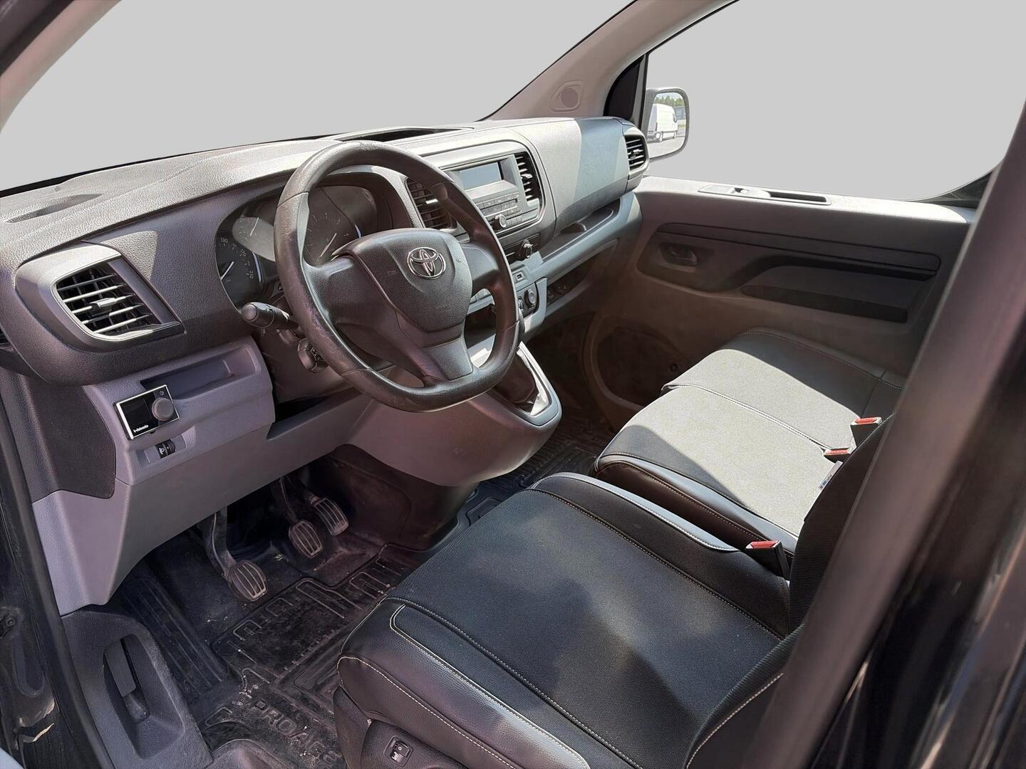 TOYOTA Proace 2017