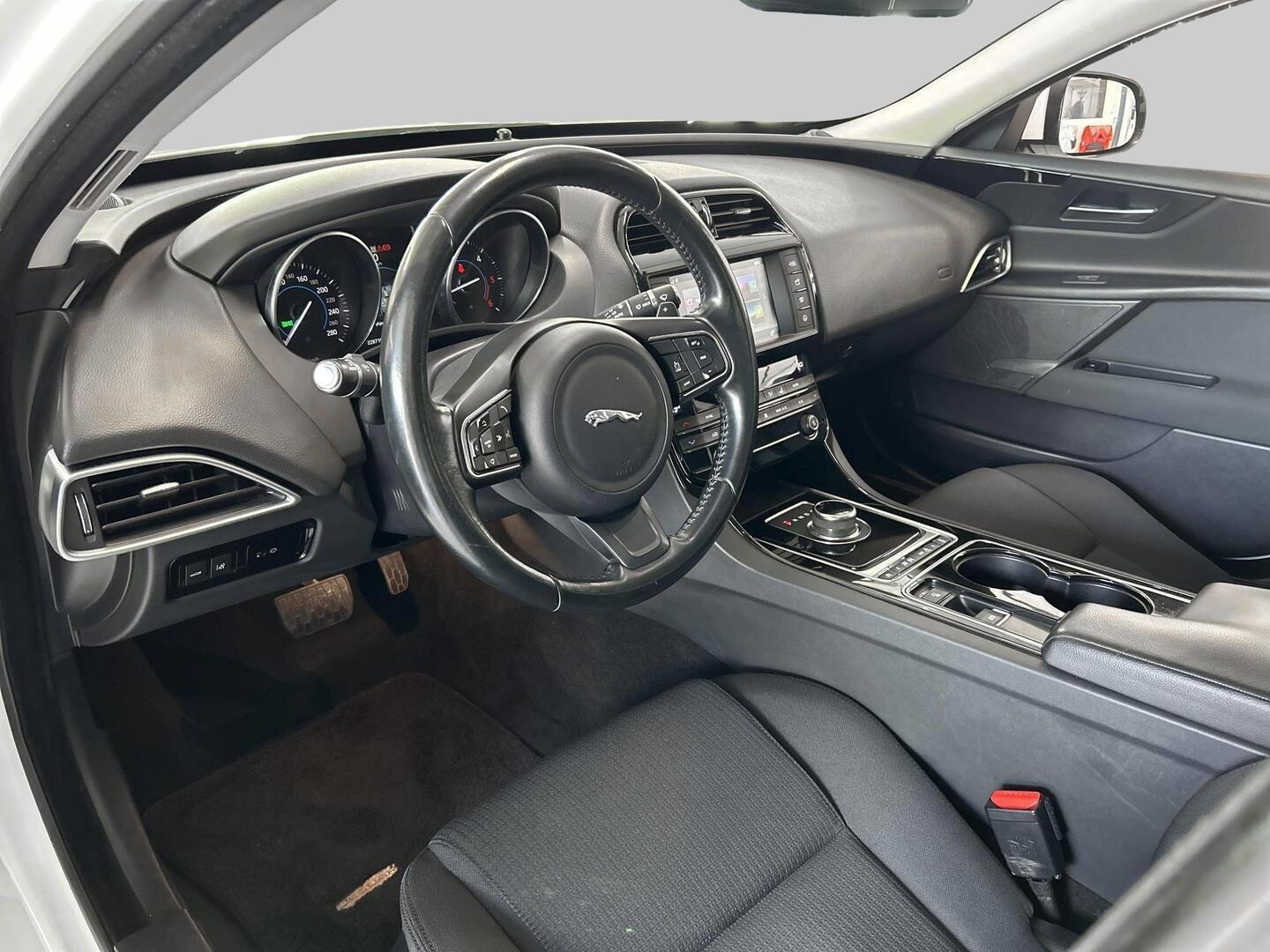 JAGUAR XE 2017