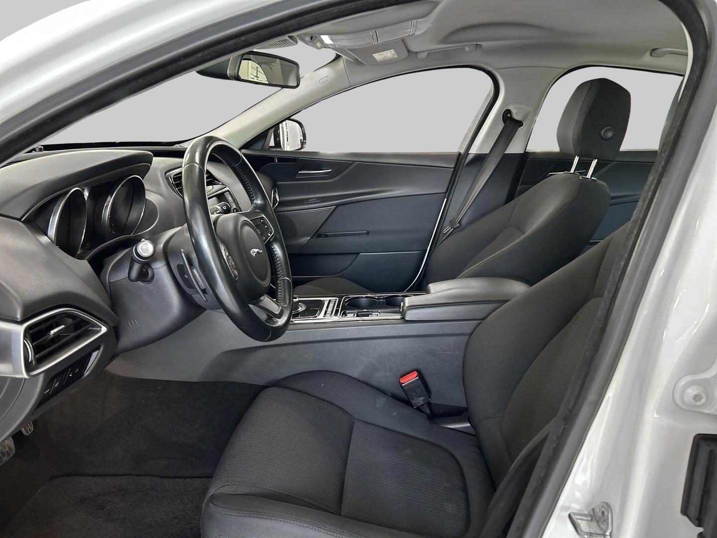 JAGUAR XE 2017