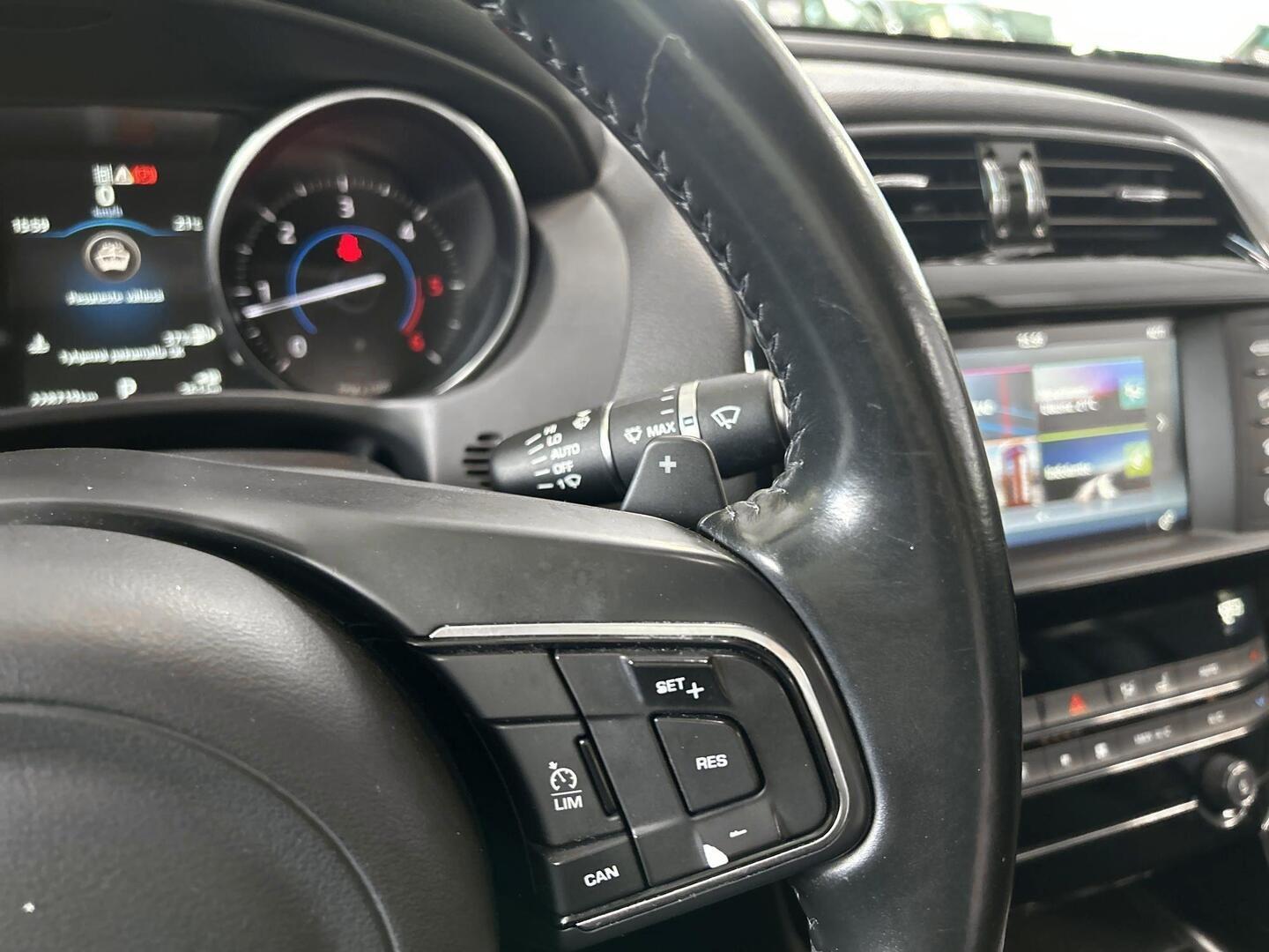 JAGUAR XE 2017