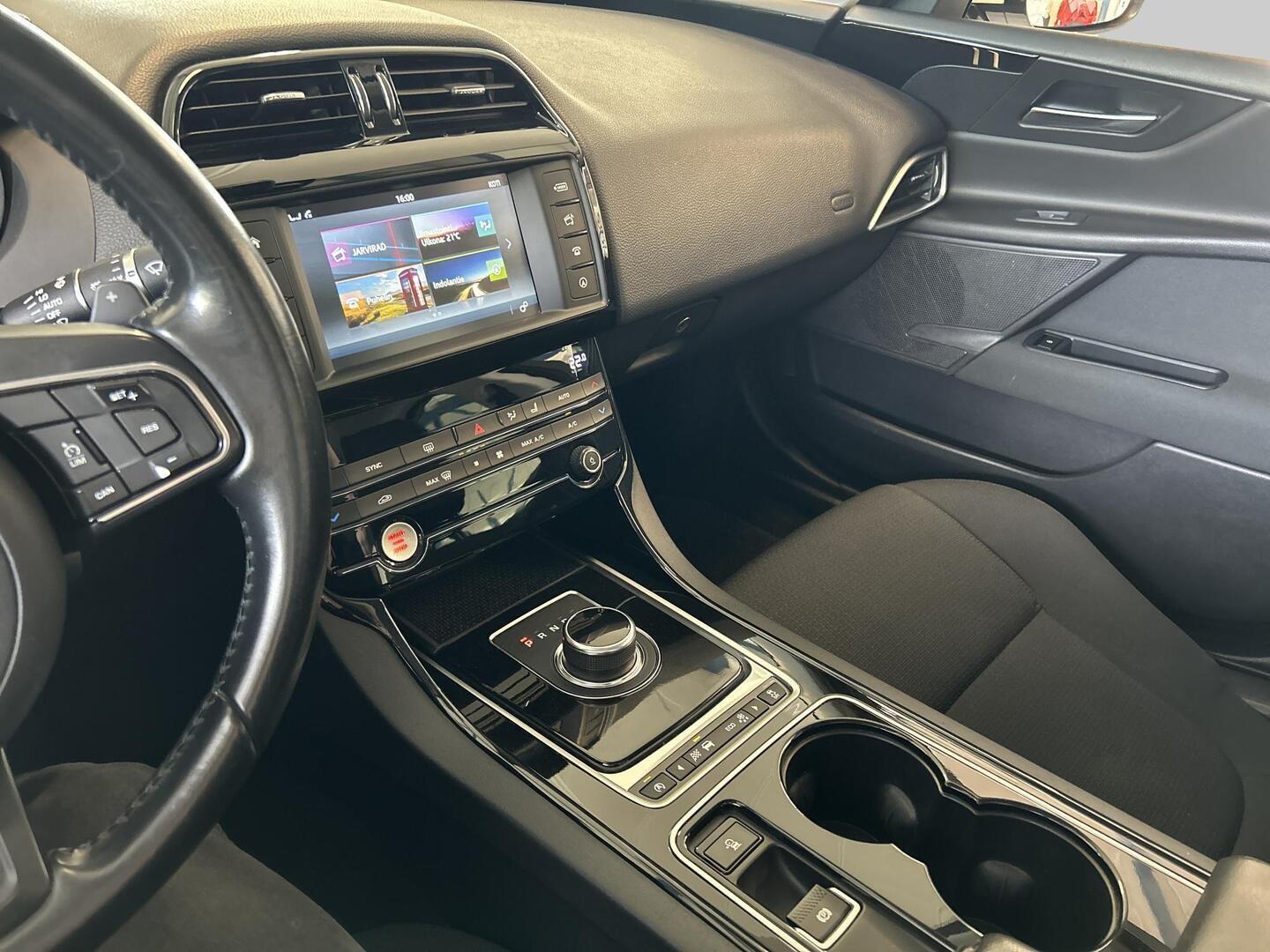 JAGUAR XE 2017