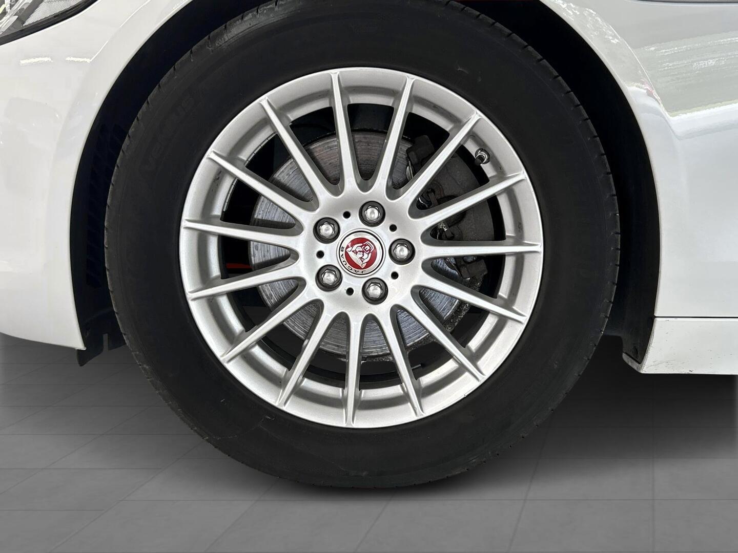 JAGUAR XE 2017