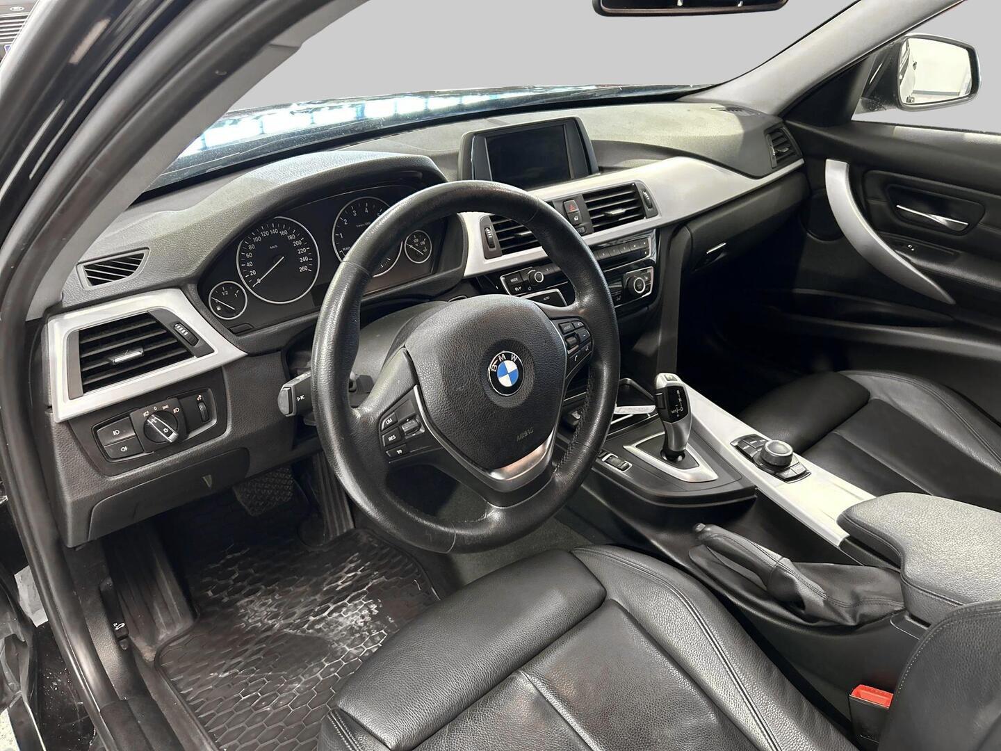 BMW 318 2017