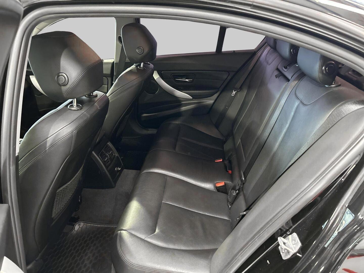 BMW 318 2017