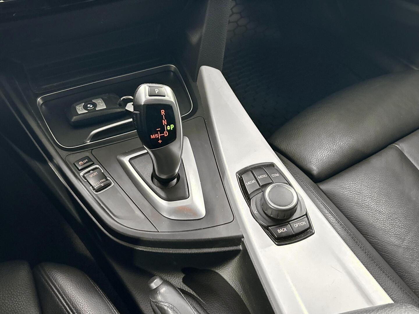BMW 318 2017