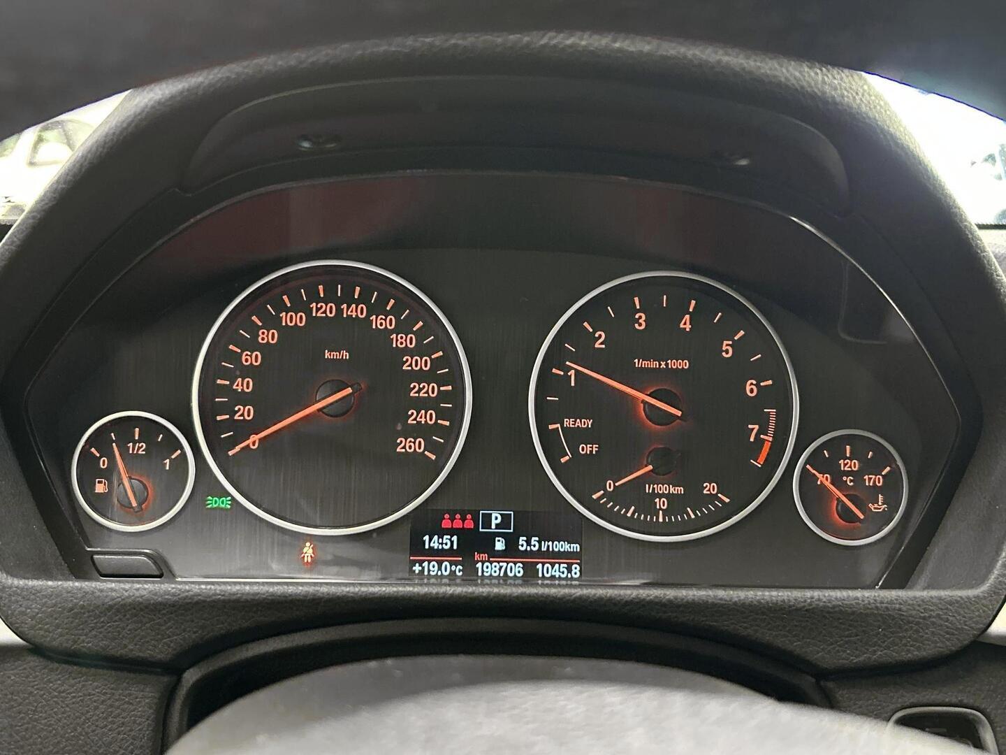 BMW 318 2017