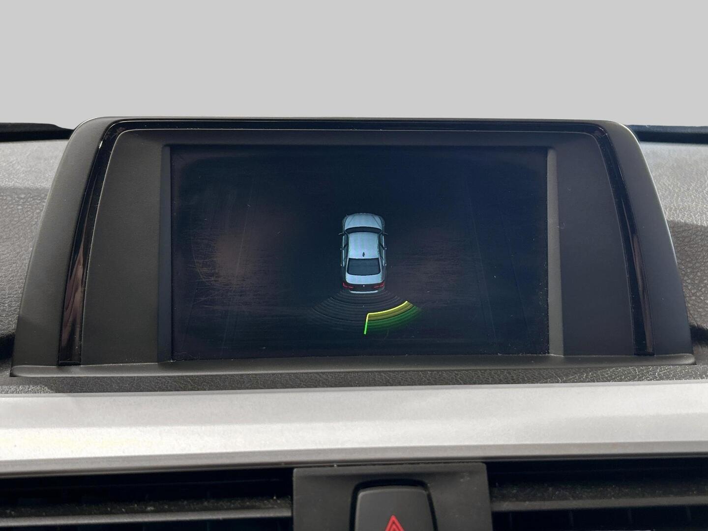 BMW 318 2017