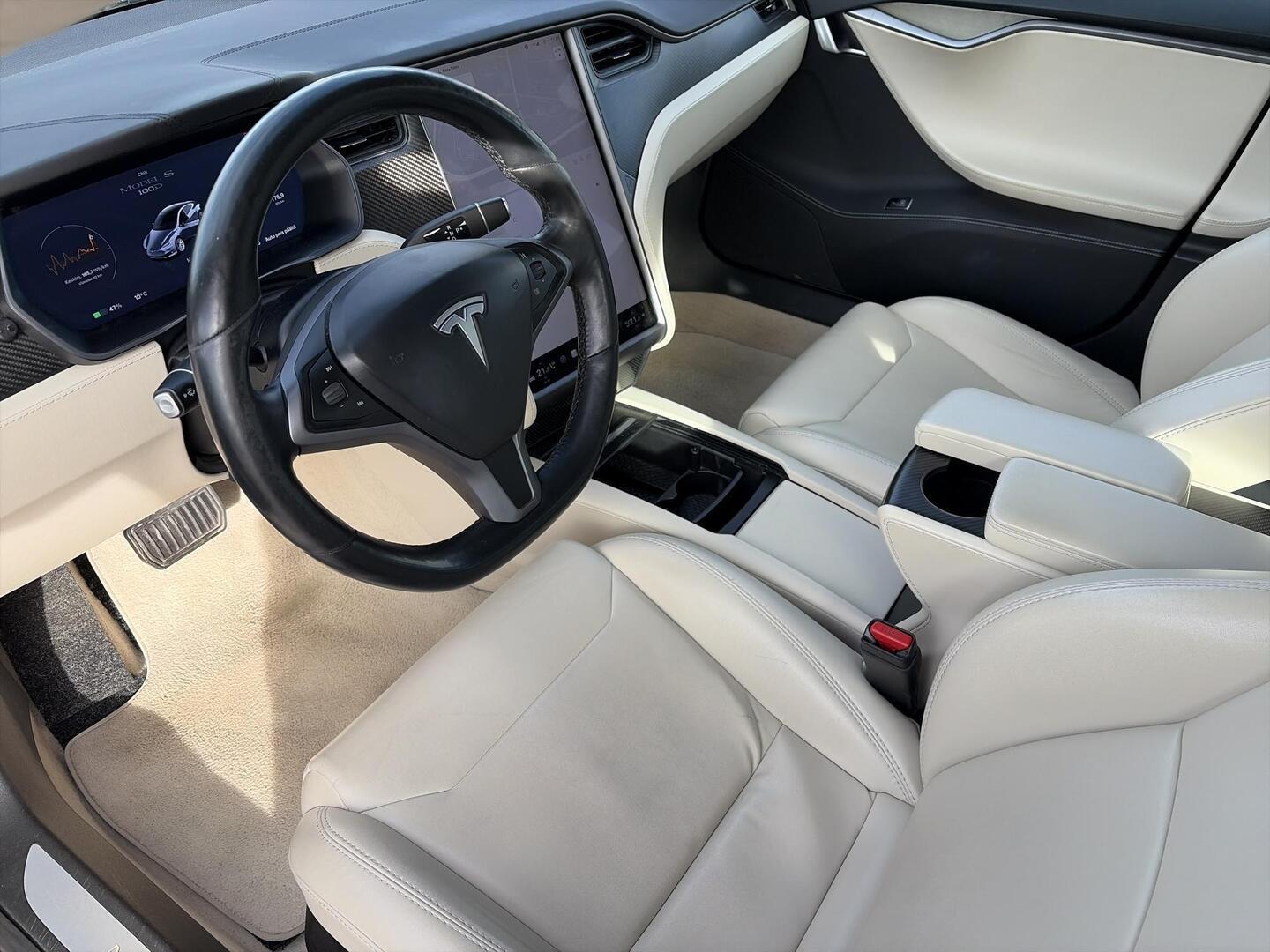 TESLA Model S 2018