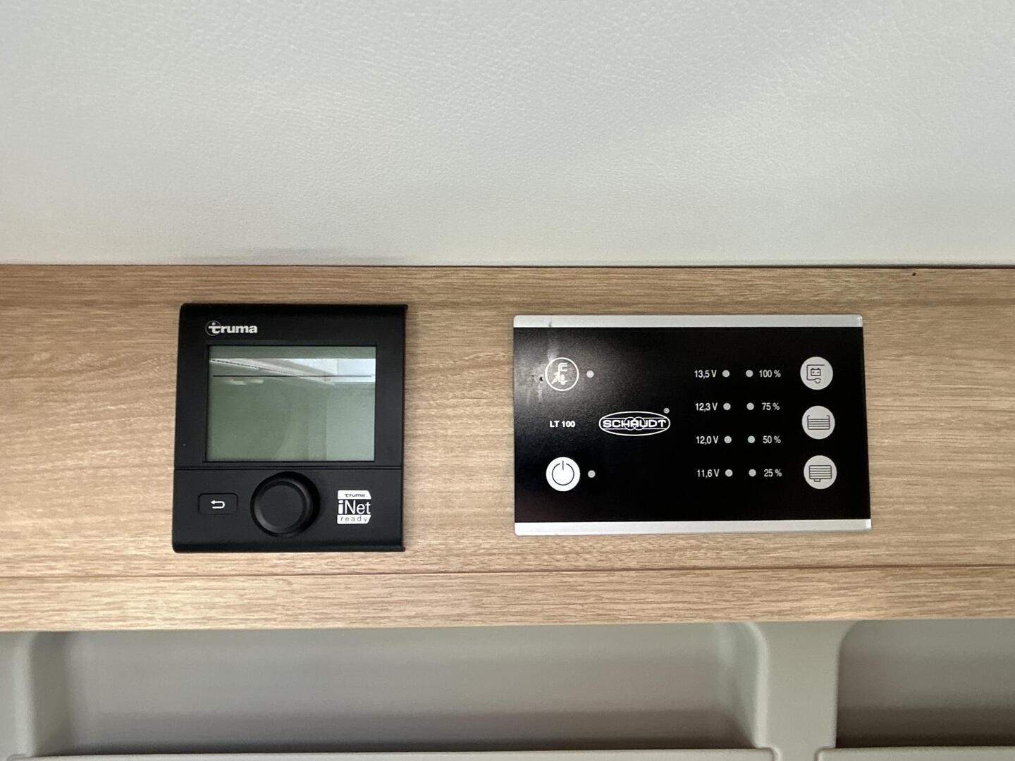 ROADCAR VAN R 600 2021