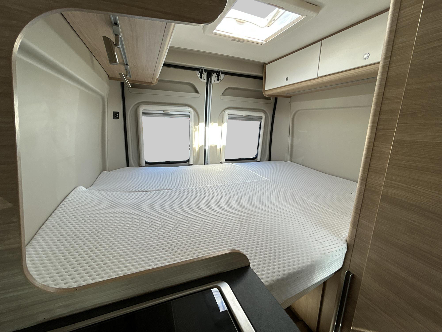 ROADCAR VAN R 600 2021