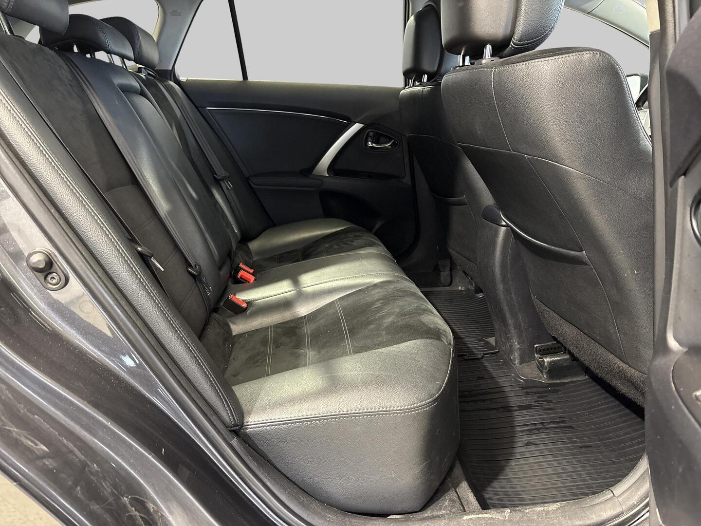 TOYOTA Avensis 2014
