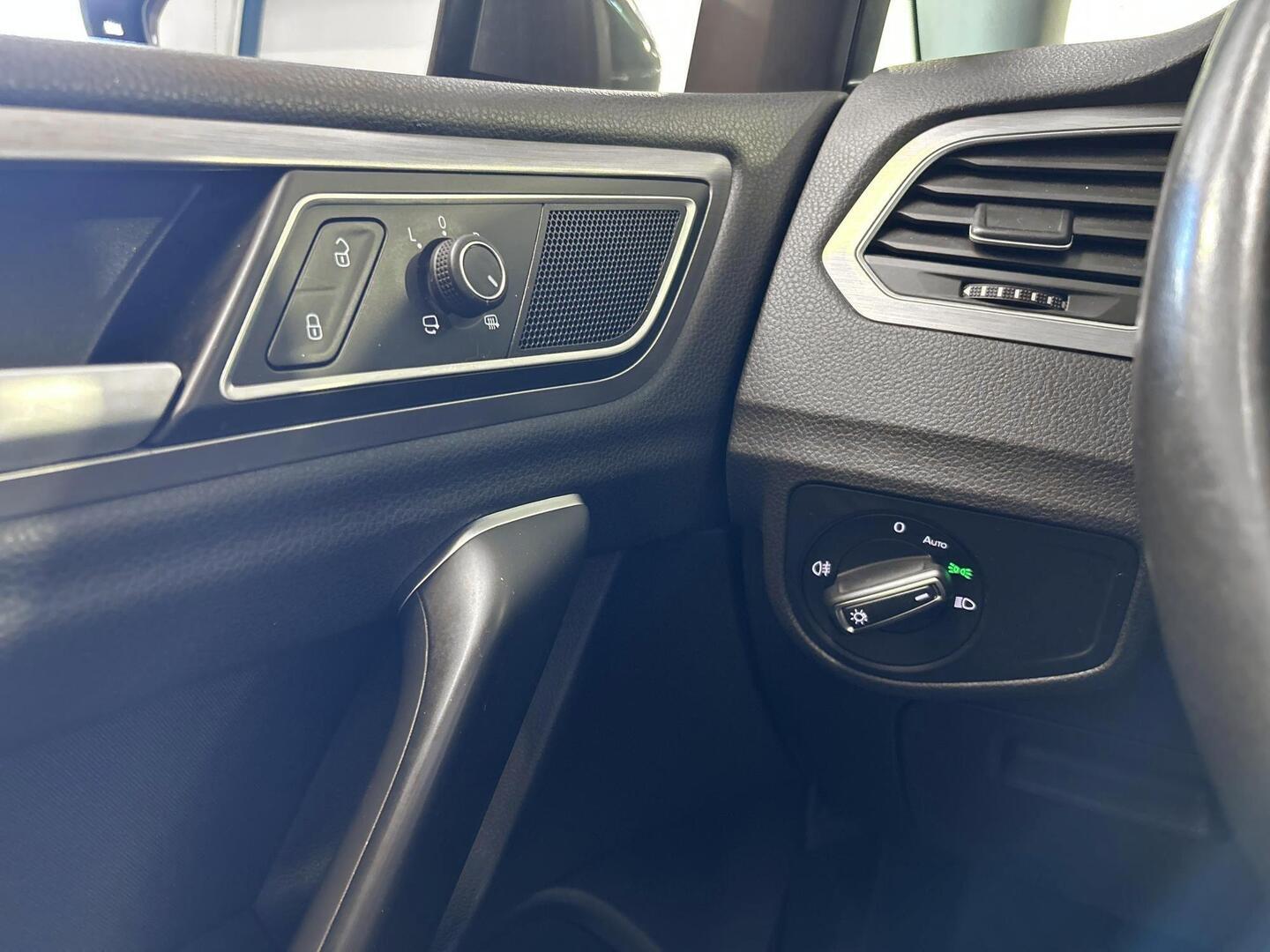 VOLKSWAGEN Golf Sportsvan 2015