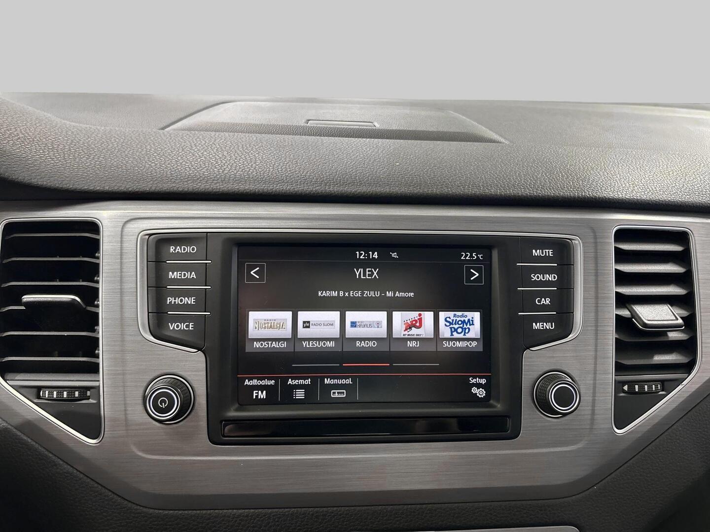 VOLKSWAGEN Golf Sportsvan 2015