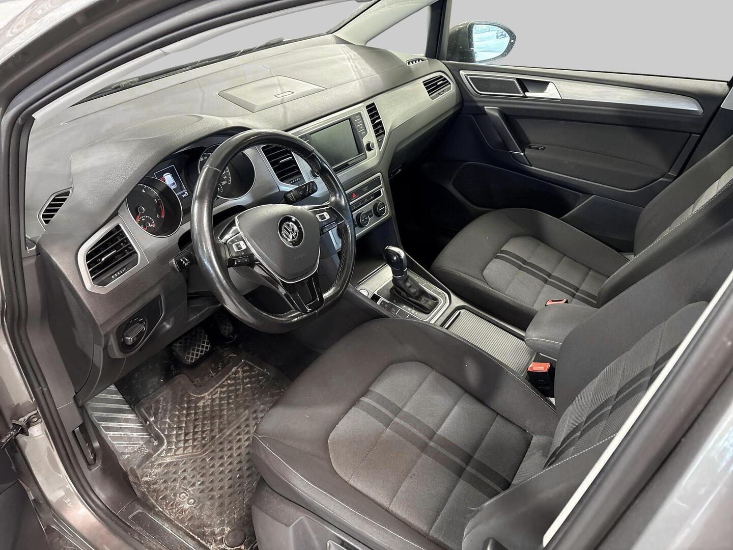 VOLKSWAGEN Golf Sportsvan 2015