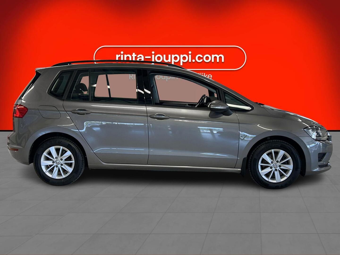VOLKSWAGEN Golf Sportsvan 2015