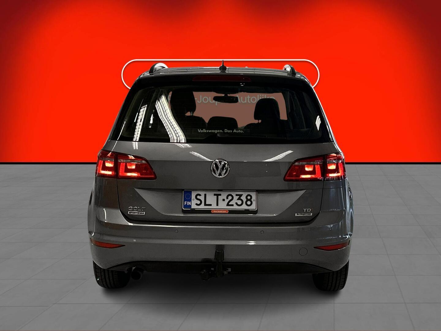 VOLKSWAGEN Golf Sportsvan 2015