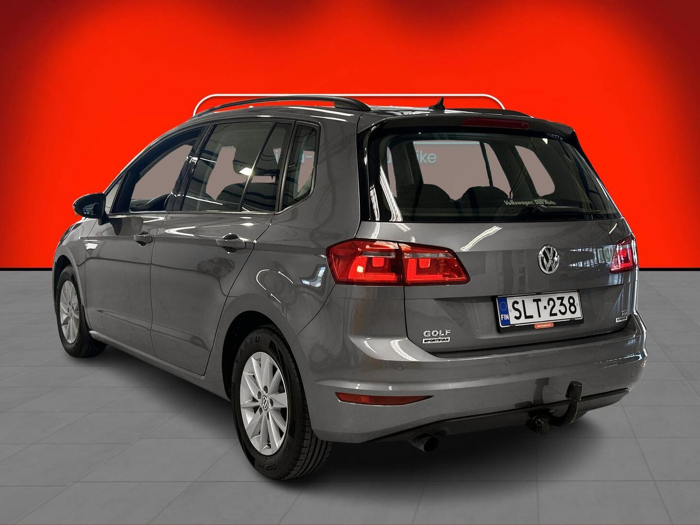VOLKSWAGEN Golf Sportsvan 2015
