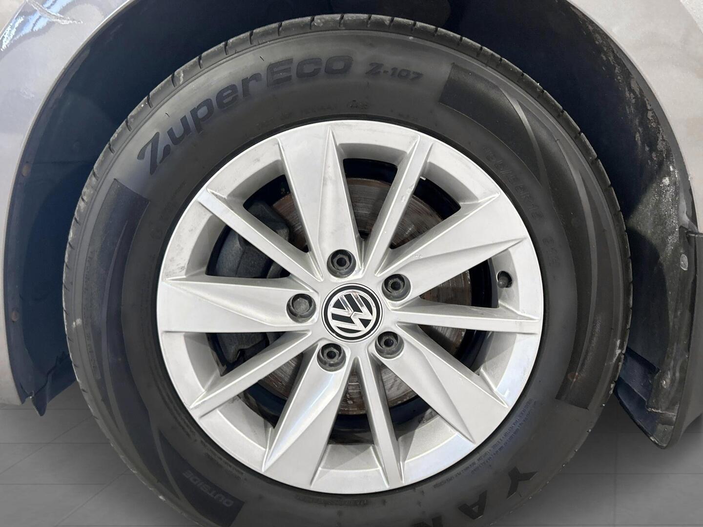 VOLKSWAGEN Golf Sportsvan 2015