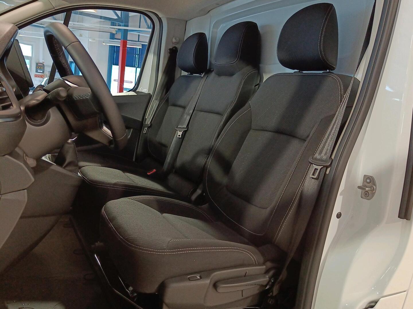 NISSAN Primastar 2025