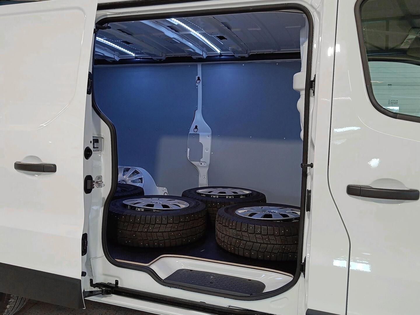 NISSAN Primastar 2025