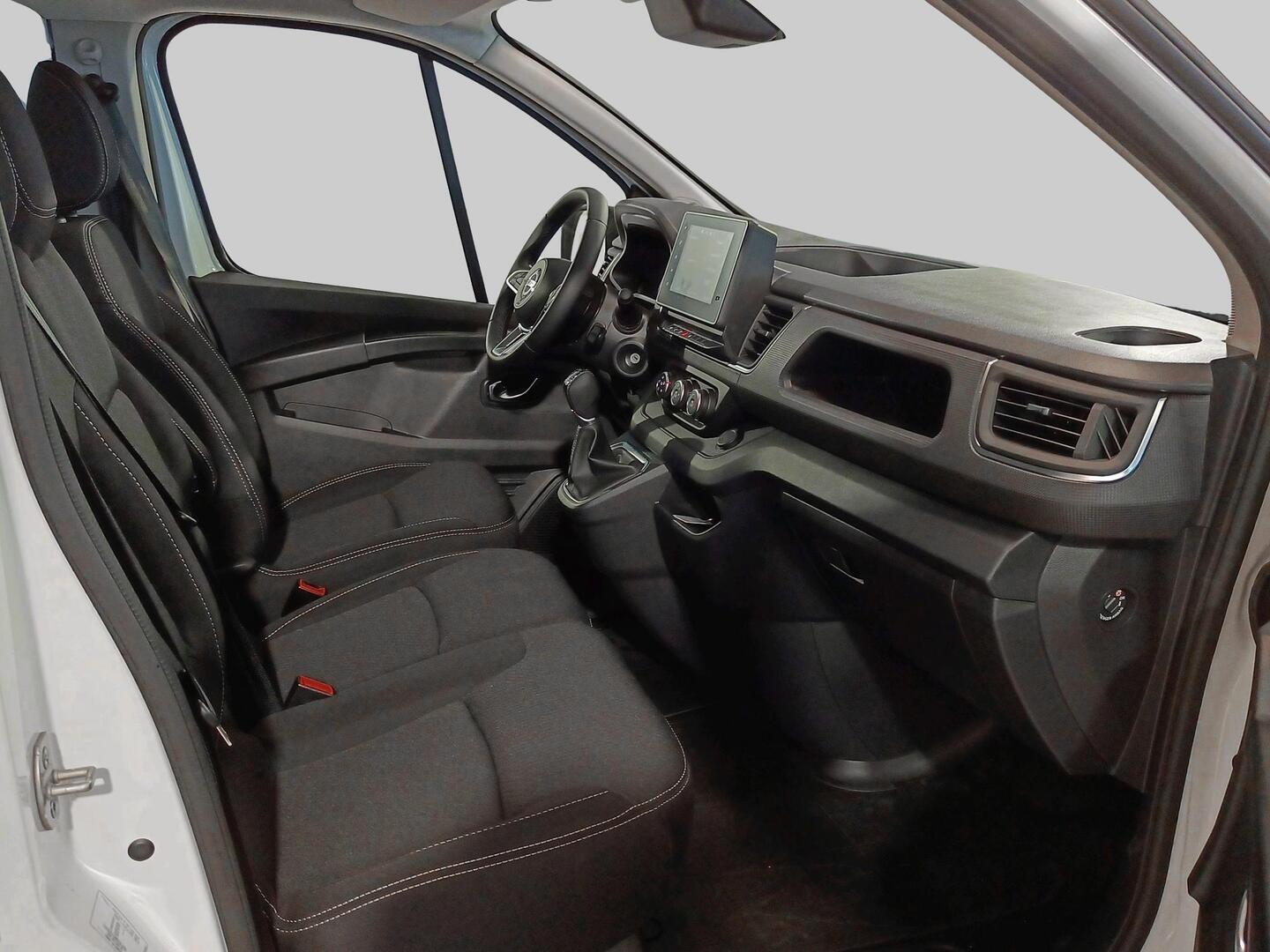 NISSAN Primastar 2025