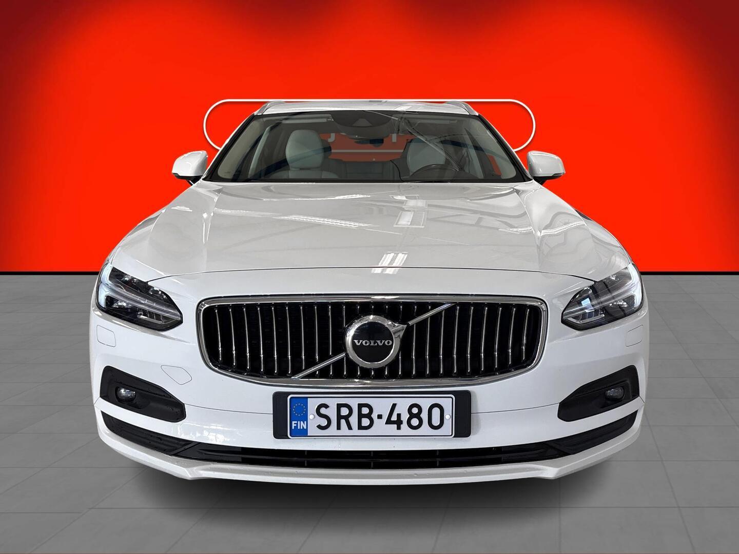 VOLVO V90 2021