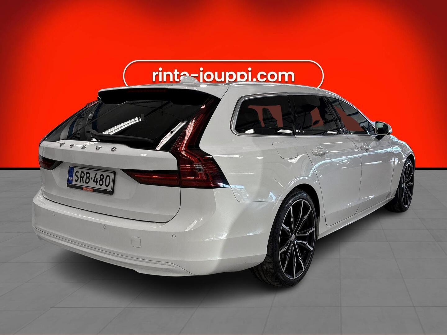VOLVO V90 2021