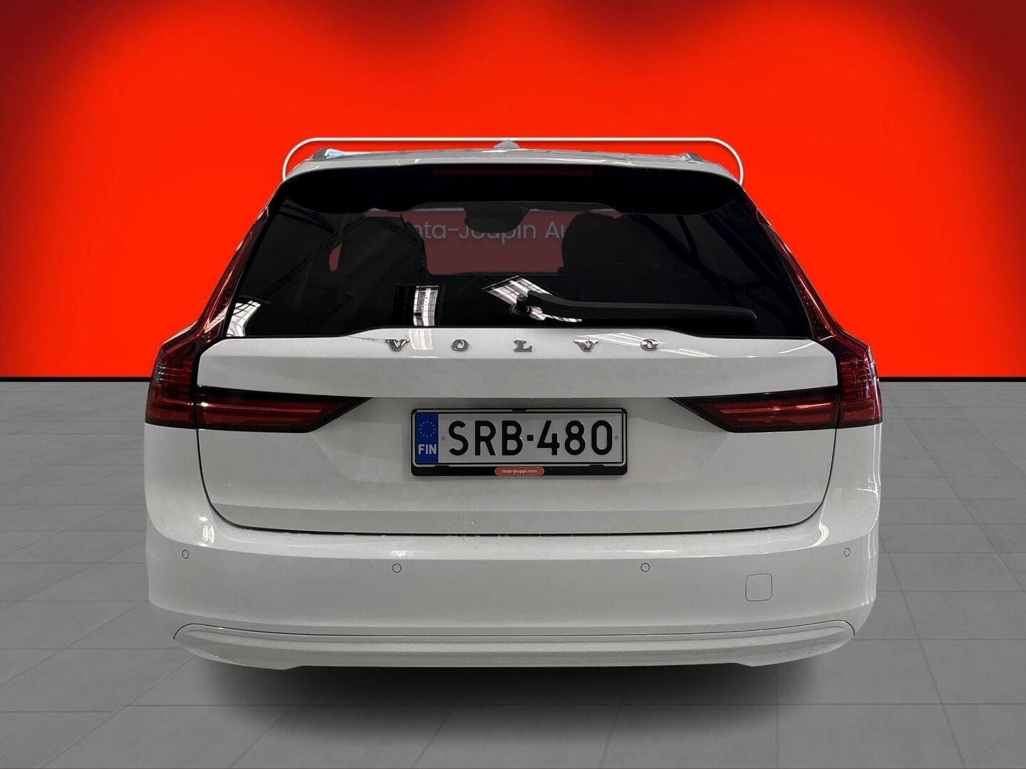 VOLVO V90 2021