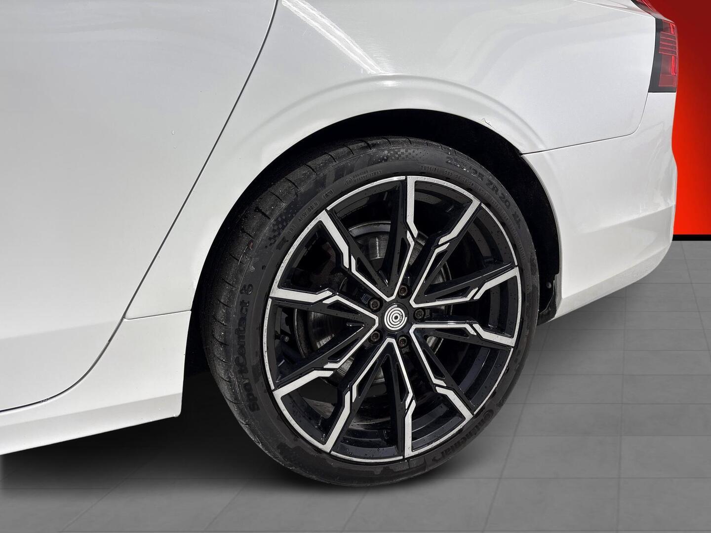 VOLVO V90 2021