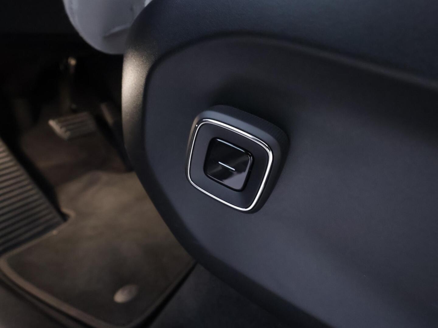 VOLVO EX90 2025