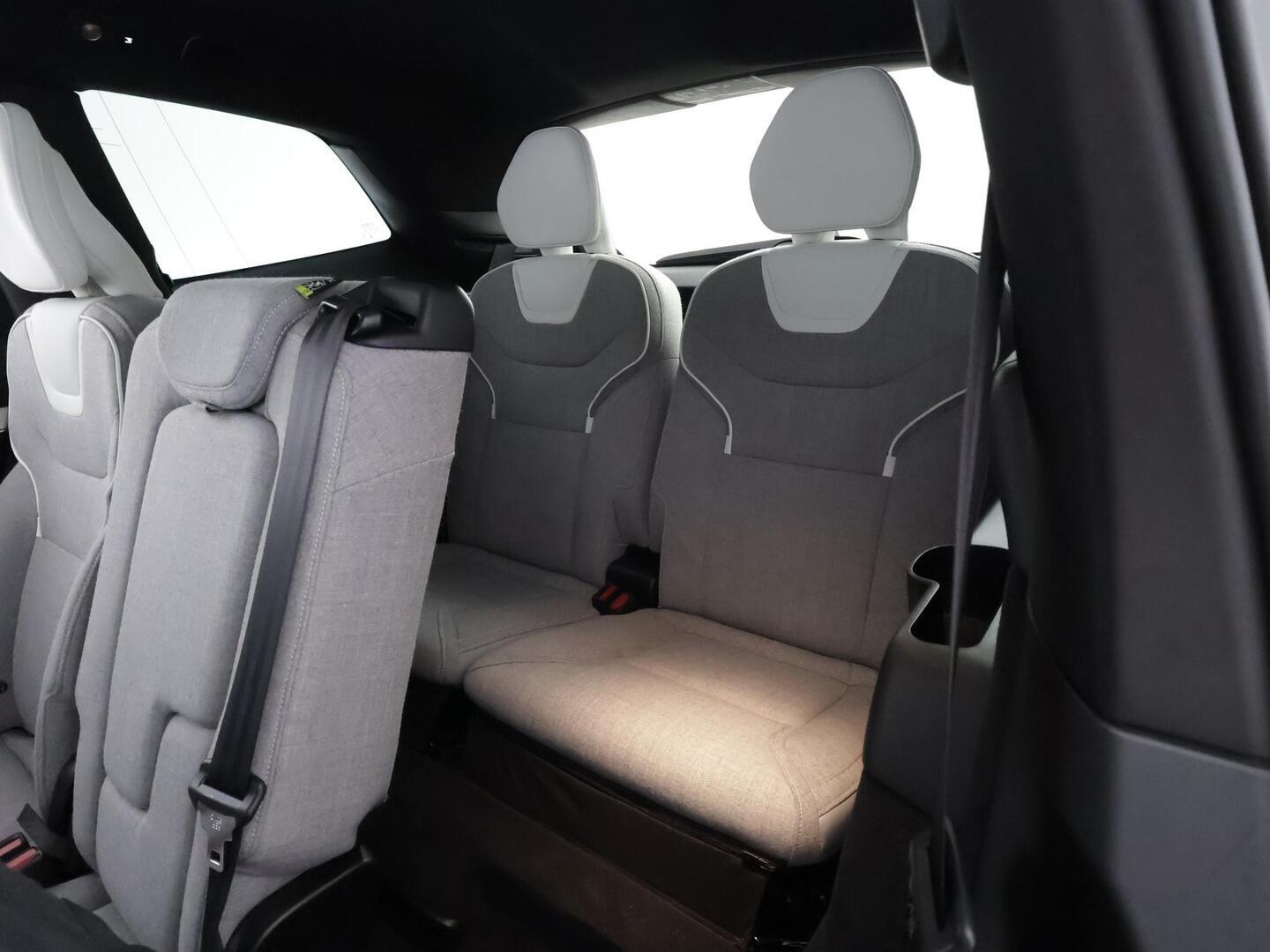 VOLVO EX90 2025