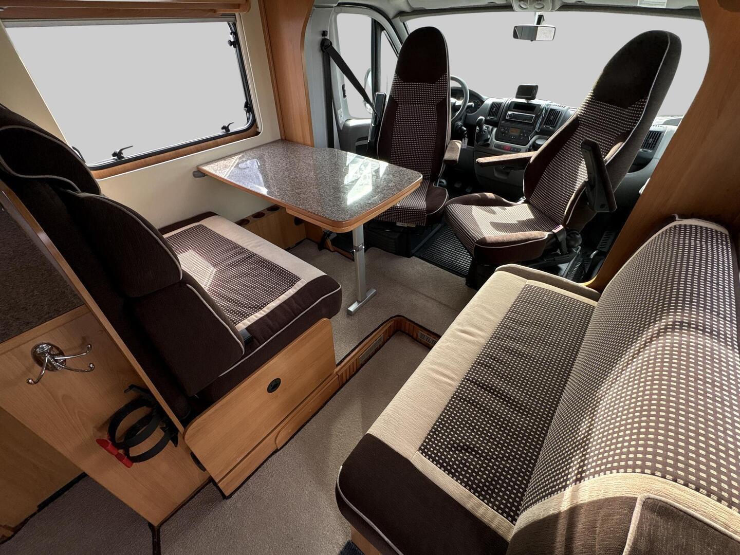 DETHLEFFS Globe 4 2010