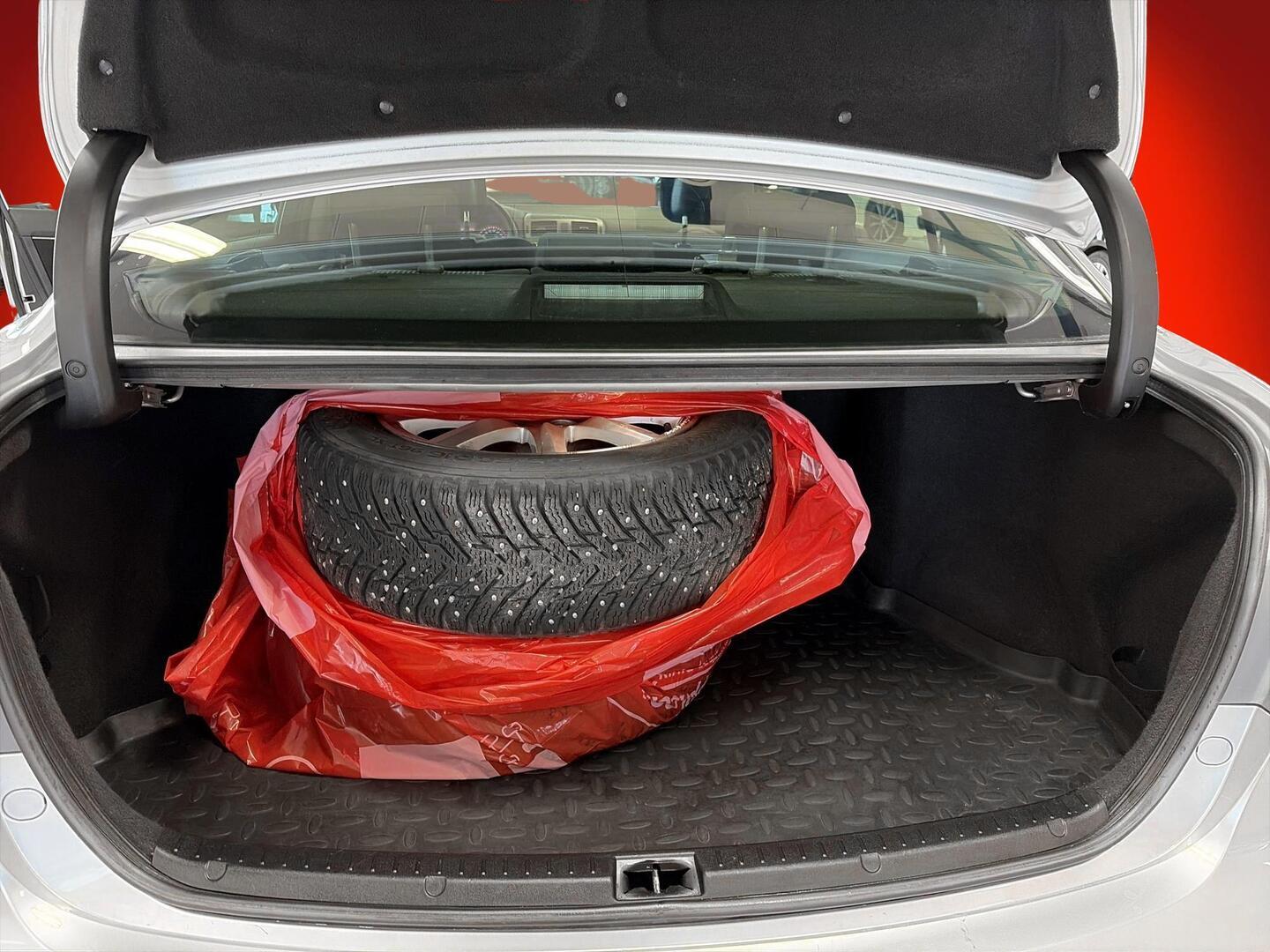 TOYOTA Avensis 2011