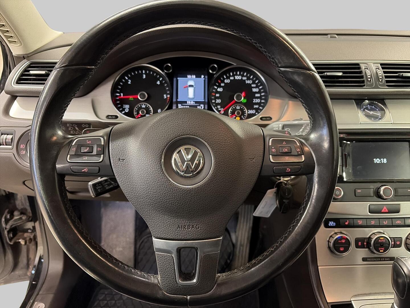 VOLKSWAGEN Passat 2014