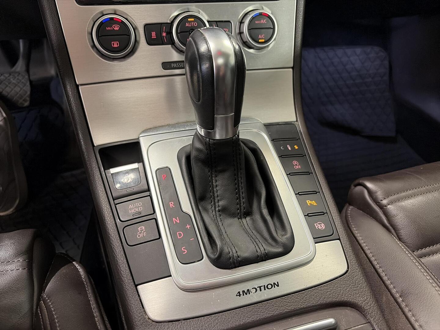 VOLKSWAGEN Passat 2014