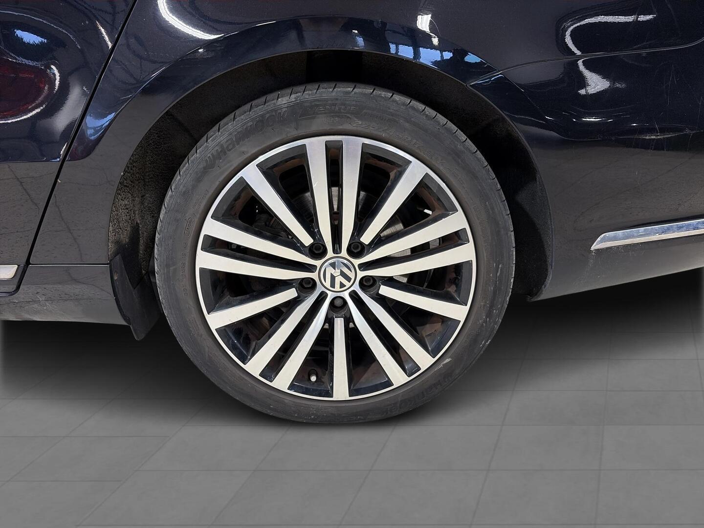 VOLKSWAGEN Passat 2014