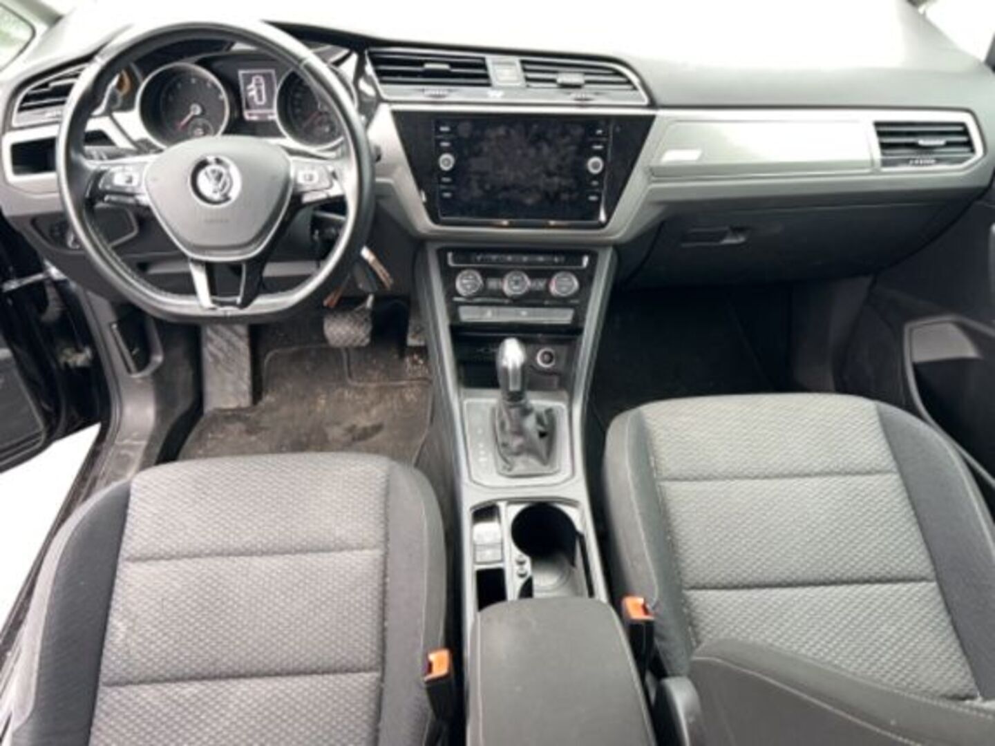 VOLKSWAGEN TOURAN 2019