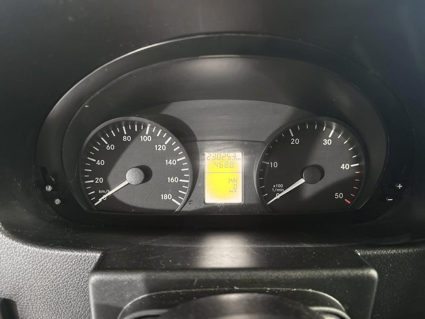 MERCEDES-BENZ Sprinter 2011