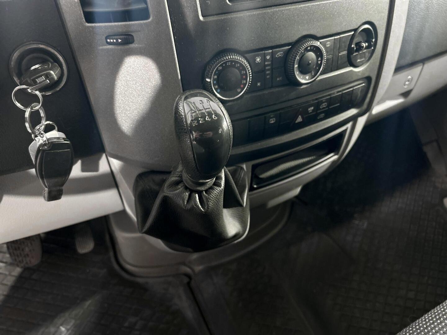 MERCEDES-BENZ Sprinter 2011