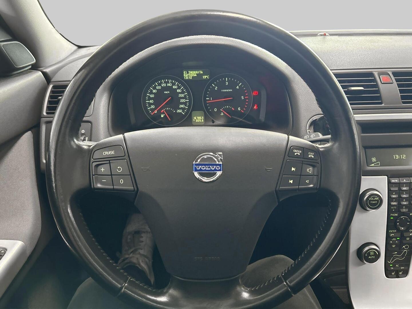 VOLVO V50 2011